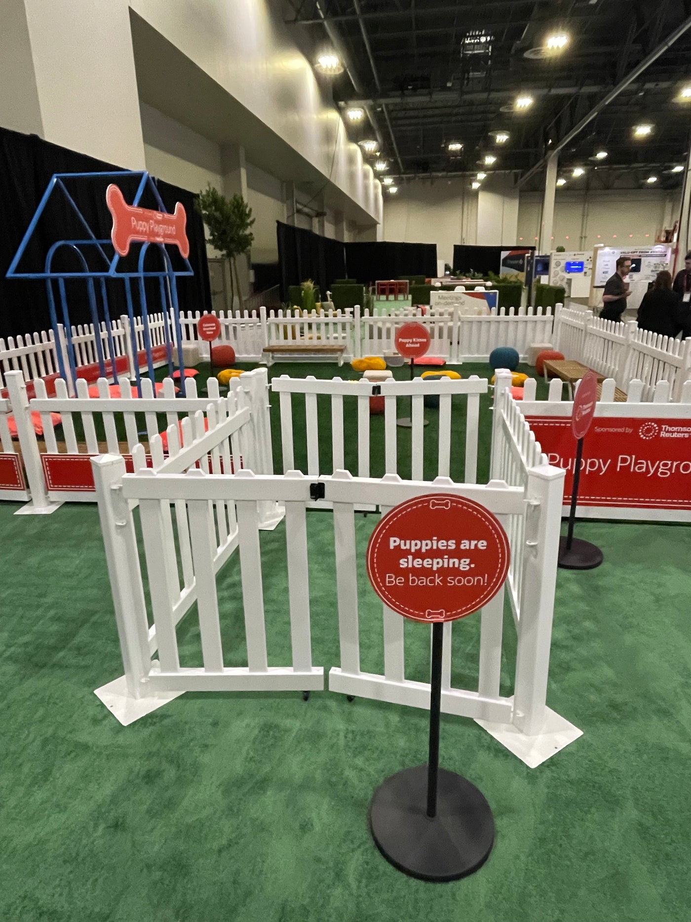 Modpicket with gate puppy park